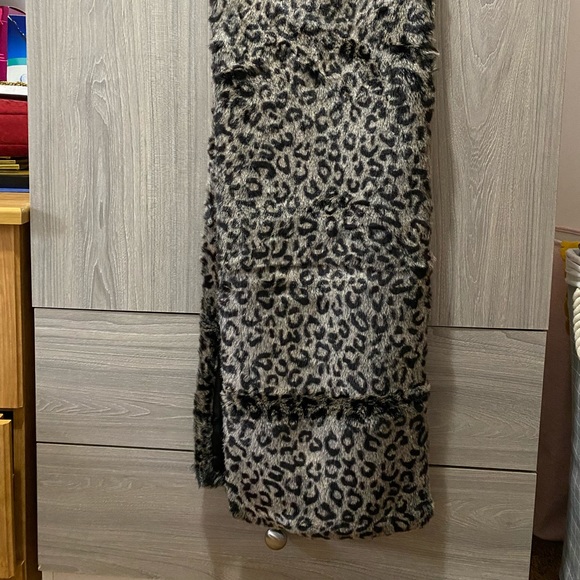 Long faux fur scarf - Picture 4 of 4